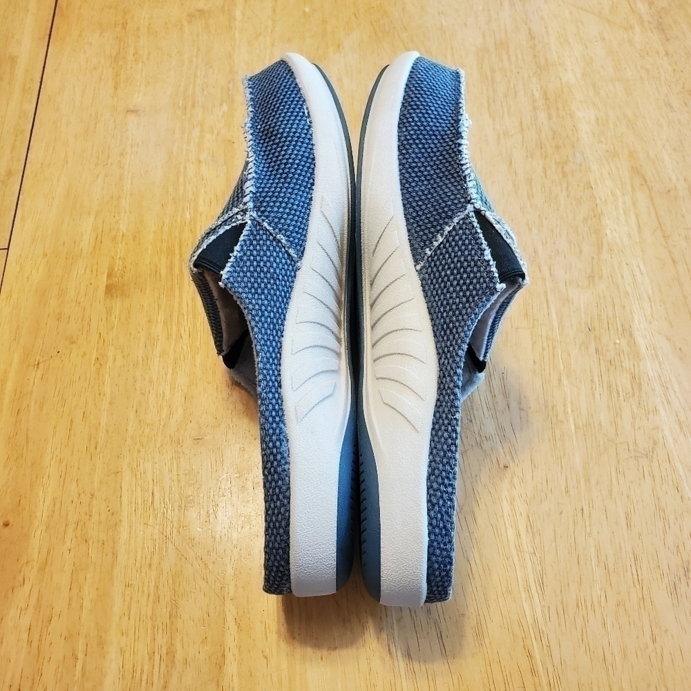 Gecko Man Canvas Slippers Navy 11 - Picture 8 of 11